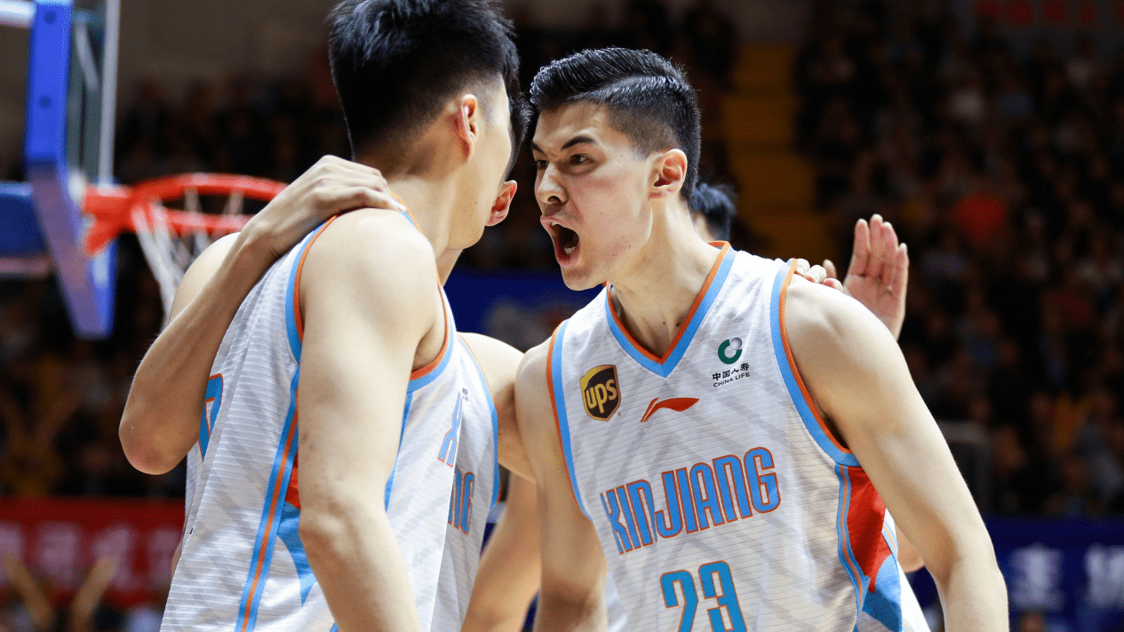 从窗口期皇家马德里调整名单以备欧超杯到纽约尼克斯围绕CBA季后赛再遭质疑，风云突变夏洛特黄蜂集结日回应争议的简单介绍